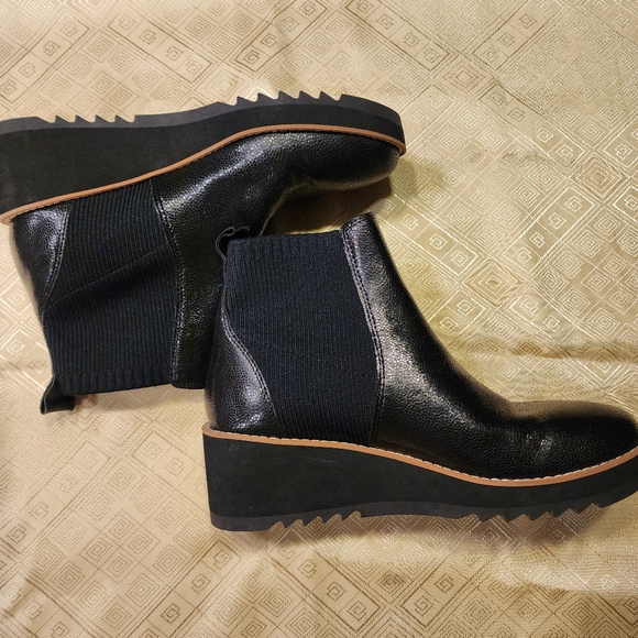Eileen Fisher New  Liou Embossed Leather Wedge Chelsea Boots. - Picture 7 of 11